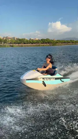 RUSH WAVE  BOAT，Small and flexible, easy to transport, adults and children can drive #rushwave  #Surfing #kartboat #rushwaveboat