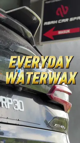 Glowing dia lain maciam.Kereta baru ke lama ke kalau cat masih cun elok sangat basuh dgn waterwax ni.#abahcarspagongbadak #polishkeretaterengganu #waxing #ppf #cucienjinterengganu #gongbadakterengganu #waterwaxterengganu #interiorcleaning 
