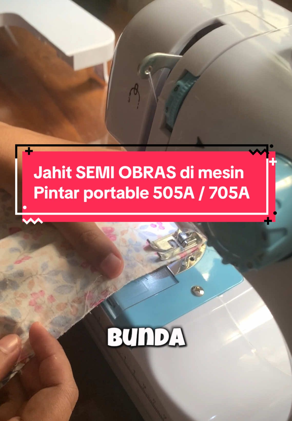 Membalas @dimassetyawan8612  gas co mesin jahitnya yuk bund, mesin ini bisa jahit lurus, zigzag, pasang kancing instan, lubang kancing, semi obras dan semi bordir tulis loh bund #fyp #mesinjahitportable505A #mesinjahitportable705A #mesinjahitportablepintarmurah #tutorialmenjahitsemiobrasdimesinportable505A 