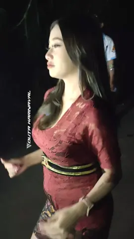 Eve cantik mongel2 #dancer #dancercantik #soundhoregkarnaval #soundhoregjawatimur #goyangkarnaval #karangploso #evecahaya 