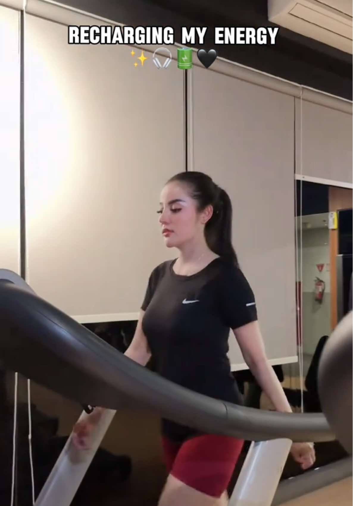 Mau sehat dan awet muda? Olahraga 30 mnt sehari ya  . . #yuliahanafie #ownerhanafieskin #fyp #workoutmotivation 