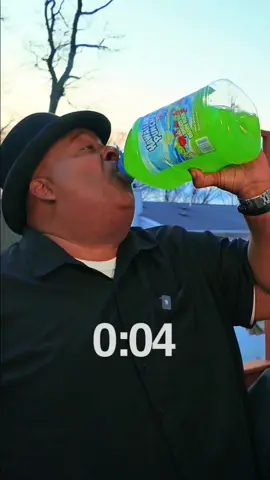 1 Gallon Hawaiian Punch Green Berry Rush Chug In Under a minute! #hawaiianpunch 