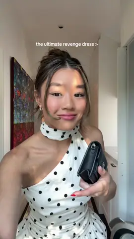 SHE IS A BUSY WOMAN!!! 💁🏻‍♀️ @Sabrina Carpenter @PEPPERMAYO  #OOTD #busywoman #summerdress #outfitinspo #pintereststyle 