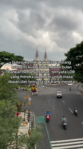Dulu suka mikir kok bisa ya orang orang itu kuat LDR berbulan bulan bahkan bertahun tahun, ternyata LDR yang mereka jalanin itu untuk masa depan dan ternyata sekarang mereka itu aku 🙂 #fyp #fyppppppppppppppppppppppp #fypシ゚ #ldr #ldrstory #ldrcouple #happyending 