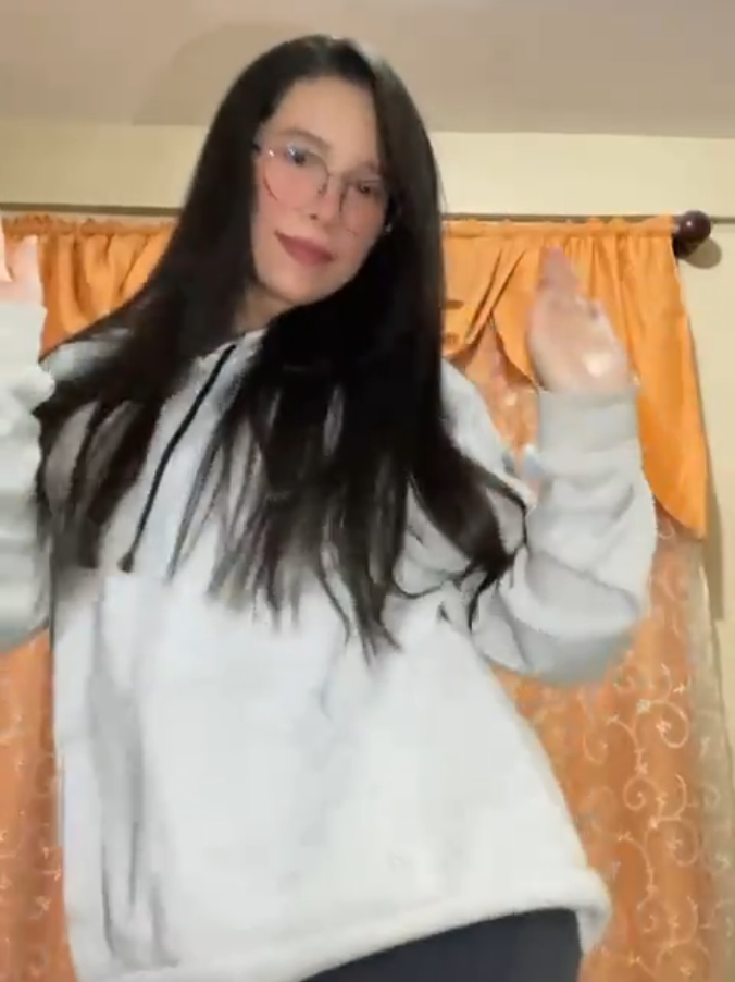 es mi primera vez bailando no me juzguen . . . . . #bailes #tren 