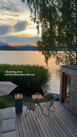 this & just us two 🌅🤍 who'd you like to relax at this lakeside chalet with? 