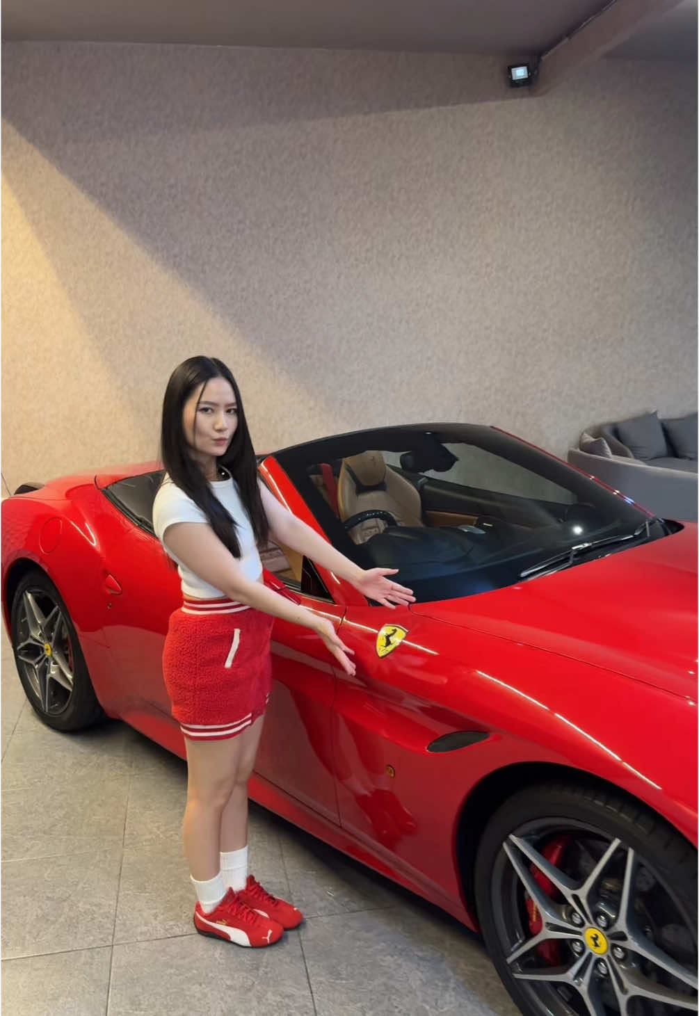 Masih lebih kenceng ya 😚 #ferrari #ferraricalifornia #ferraricaliforniat 