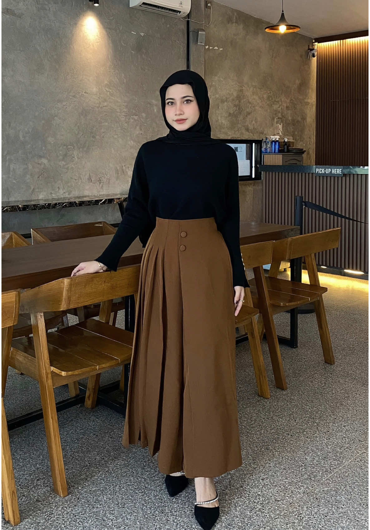 best seller! kamu suka warna apa nih? brown / khaki #OOTD#ootdhijab#ootdkekinian#outfithijab#outfitinspo#dailyoutfit#ootdhijabstyle#ootdcewe#outfits 