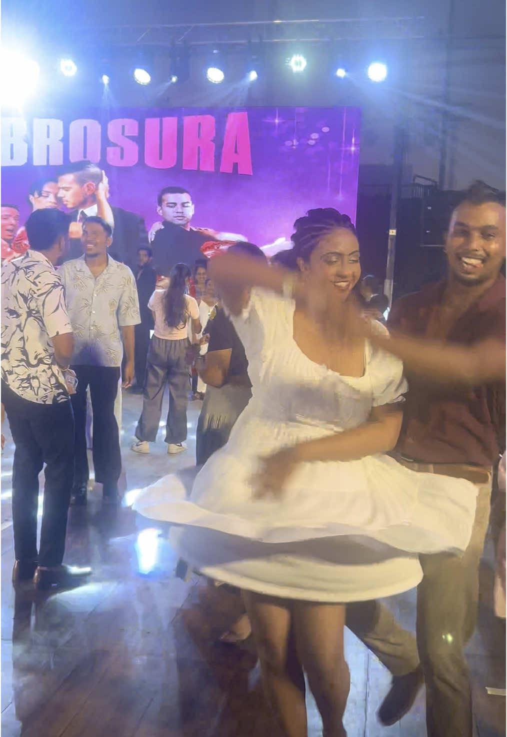 Invented a new dance style 💃🏻 #fypシ゚ #fypage #tiktokviral #viralvideo #onemillionaudition #latindance #dancer #srilankatiktok #dancejourney #streetlatin #