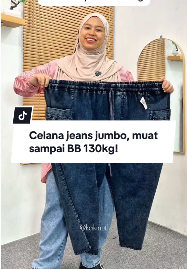 Mantul banget ini celana jeans, karet pinggangnya tuh melar lembut, bahannya ringan adem, NYAMAN POL dipake seharian! #celanajeanspinggangkaret #celanabaggyjeans #baggyjeanswanita #celanajeanskorea #celanakorea #celanawanita #jeanswanita #celanajeansjumbo 