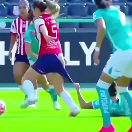 @𝐇𝐨𝐚𝐧𝐠.𝐒𝐨𝐜𝐜 🐿️ When You Watch Comedy on the Soccer Field #footballtiktok #footballhighlights #bongda #footballmoments 