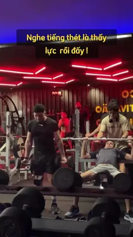 He picked up the dumbbells... and let out a scream so loud the entire gym froze 😱💥 People dropped their weights, trainers stopped mid-rep, and one guy even took out his headphones just to make sure it wasn’t an earthquake 😭😂 We all know a lifter who thinks volume = PR scream level 🎤 Tag that one friend who gets a little too intense during curls 💪🤣 #humor #fitness #bodybuilding #powerlifter #gymfunny #workoutfails #funnyvideos #gymhumor #liftinglife #fitlife #gymfreak #screamforgains  #musclemadness