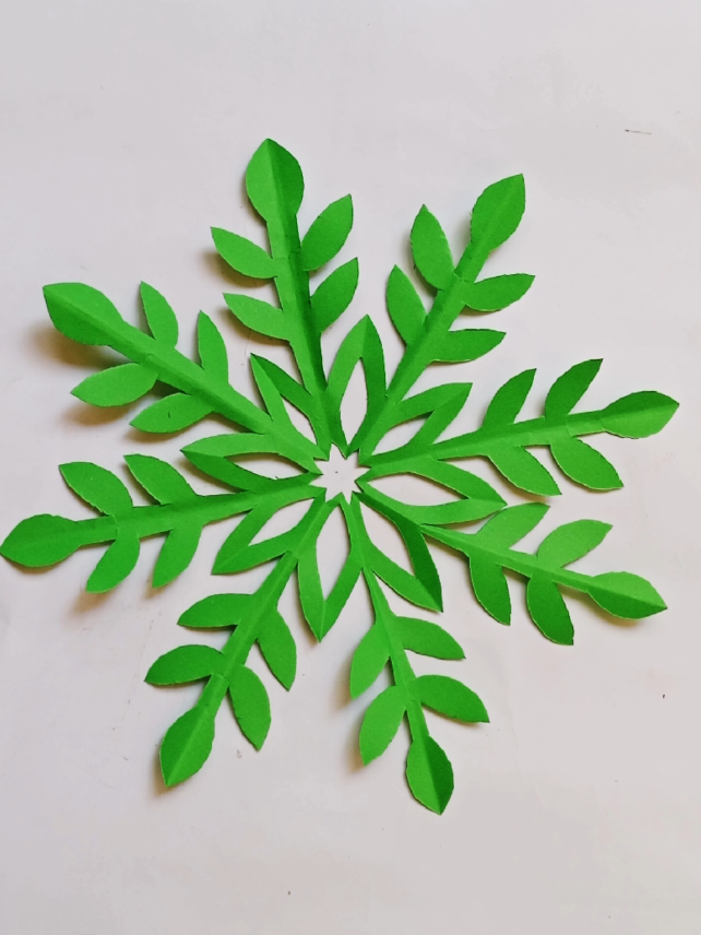 Beautiful flower #crafts #flowers #papercut #Handmade #tranding #foryoupage #tutorial #creative #DIY #fyp 