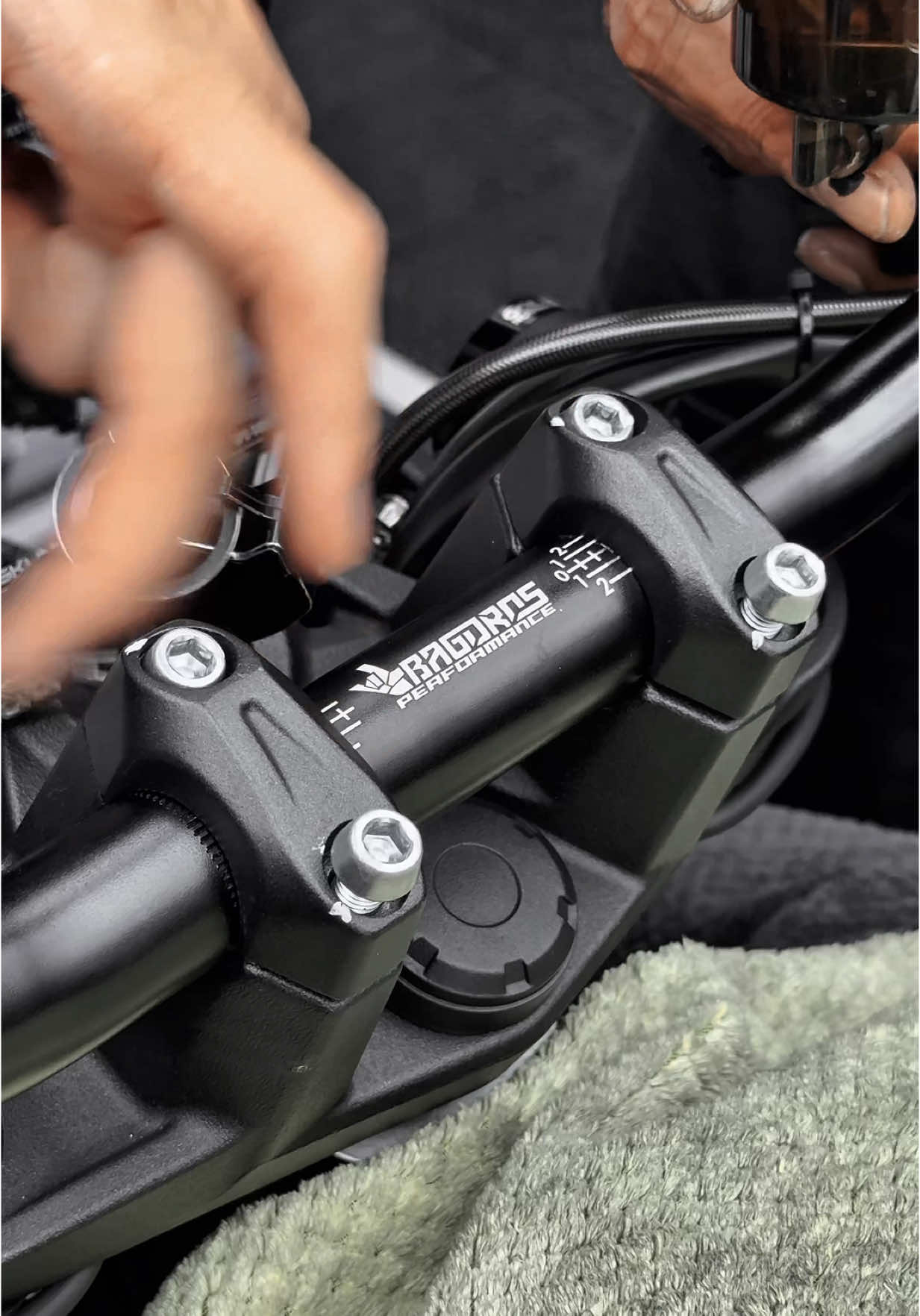 ASMR . WIDER , BETTER and STRONGER!  . Handlebar by @Bagoros Performance  🔧 by @atom_260203  2025 ; Endless Possibilities . 🏷️ . @vast_versa 🏍️ . Suzuki GSX-8S 🪖 . Shoei X-Fifteen 📟 . Chigee XR-2 🧥 . Knox Urban Pro MK3 🖐🏻️ . Alpinestar Copper Glove 👟 . Alpinestar CR-X Drystar 📞 . Cardo Packtalk Edge 📷 . DJI Osmo Action 5 📷 . Insta360 X4 🛞 . Pirelli Rosso IV @suzukimalaysiasb @Rok Bagoros  #suzukigsx8s #8s #gsx #gsx8s #suzuking #suzukiclub #suzukipower #suzukimotos #suzukiracing #suzukimotorcycle #suzukibigbikeworld #suzukibikes #suzukiworld #suzukisports #akrapovic #akrapovič #freakyduke #freakyduke8s #vastversa #bagoros #rokbagoros #handlebar #28mm #bagorosperformance #asmr #asmrsound #asmrvideo