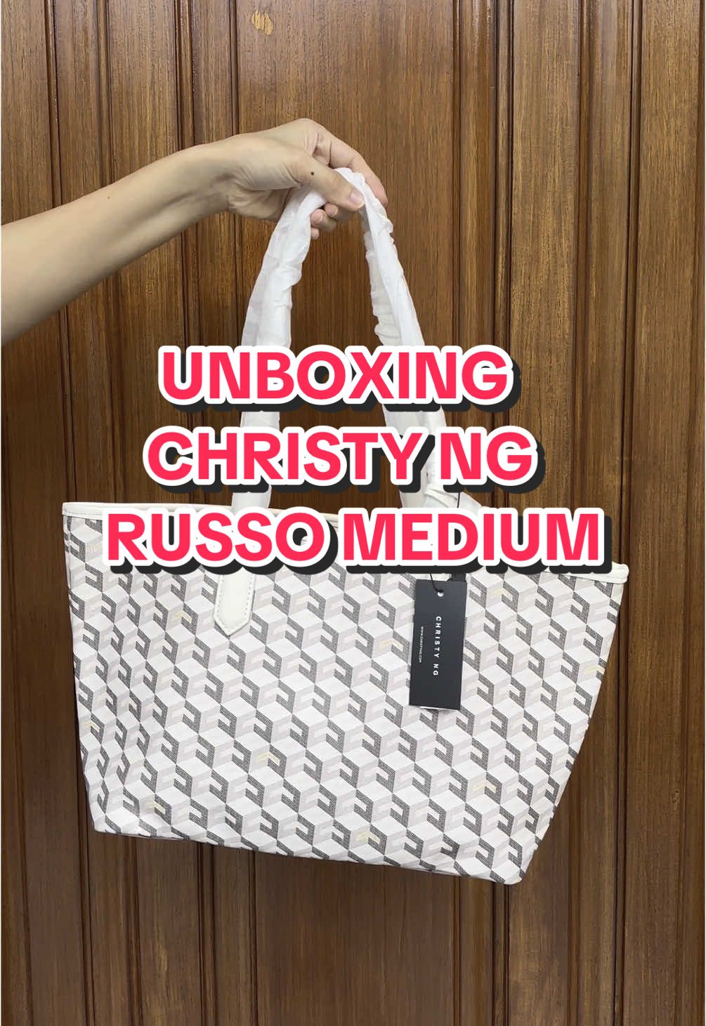 Unboxing Christy Ng Russo medium totebag in white 😍 #fashioninspo#unboxingvideo#christyng#taswanita#jastipchristyng#taschristyng#fypdong#tasviral#jastipmalaysia 