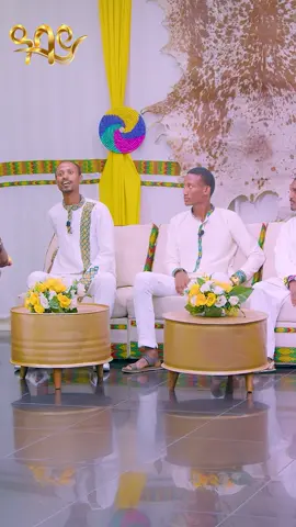 ቀና ብዬ ባያት መልኳ ድንግርግር  ....... ▶️ሙሉ ቪዲዮውን በ Abbay TV Entertainment ዩትዩብ ቻናል ያገኙታል ። . . . #abbay_tv #mesenko #azmari #አዝማሪ  #ethiopianartists #ethiopianmusic #ethiopianmusic #ethiopian_tik_tok