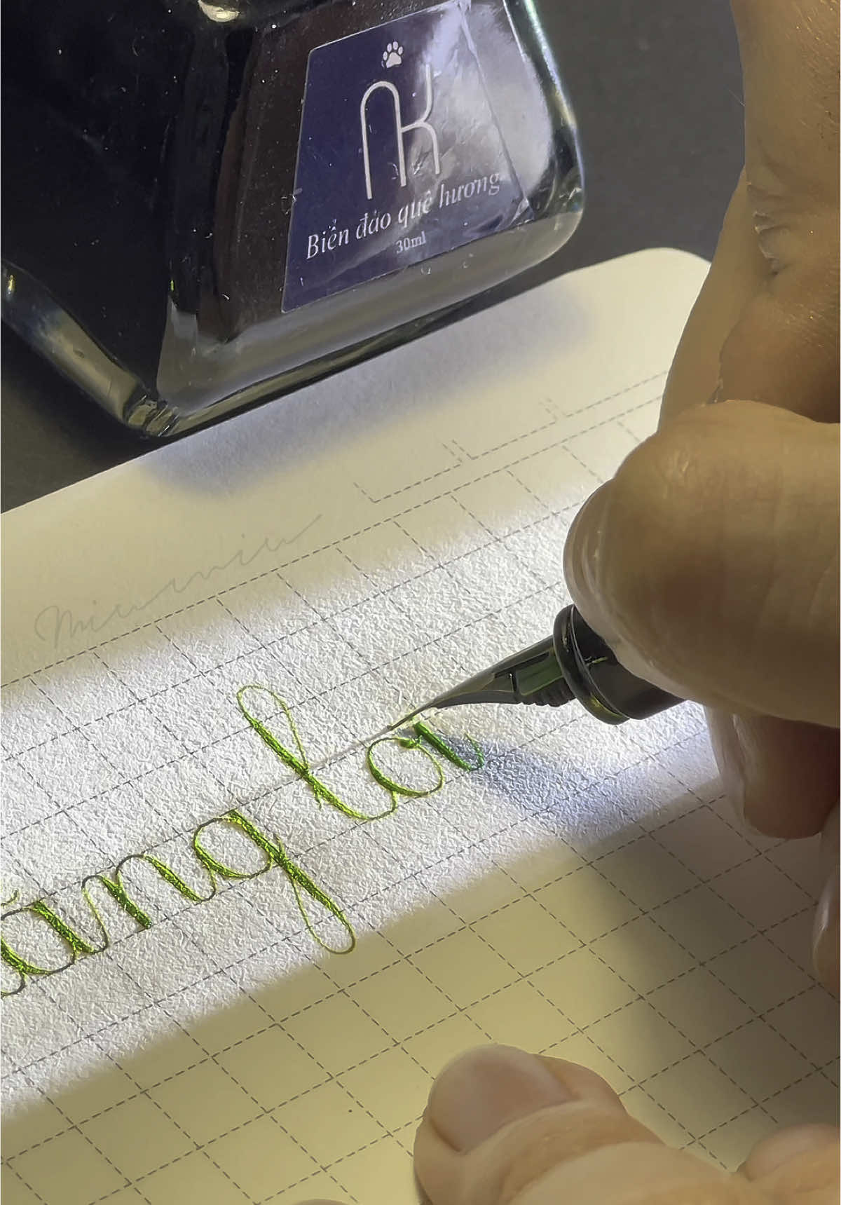 Luyện chữ chuẩn #xuhuong #xuhuongtiktok #xhtiktok #luyện_chữ_đẹp_tiktok #luyenchudep #luyenchudepvn #luyenchudeptiktok #chữđẹptiktok #chudep #luyenchudeptiktok #fyp #trending #trend #viral #cogiaotieuhoc #cogiaomamnon 