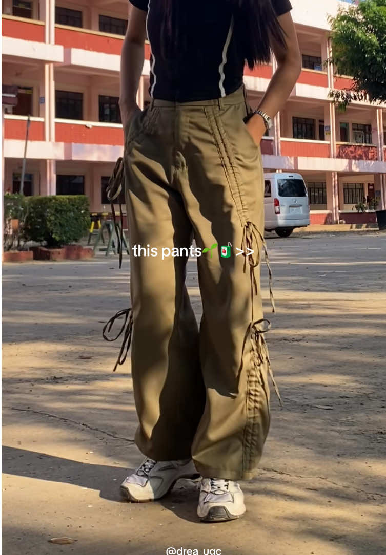 this coquette wide leg pants>>> #wideleg #widelegpants #coquette 