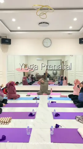 Setelah hiatus selama ramadhan akhirnya jadwal yoga prenatal hadir lagi yeyyy🥰🥰 Info Reservasi & Pelayanan Konsultasi   ☎️ 0857-4115-7648 (Whatsapp) 📍Jalan Pala Raya Mejasem Barat Rt/Rw 04/17 Kecamatan Kramat Kabupaten Tegal #fyp #yoga #prenatal 