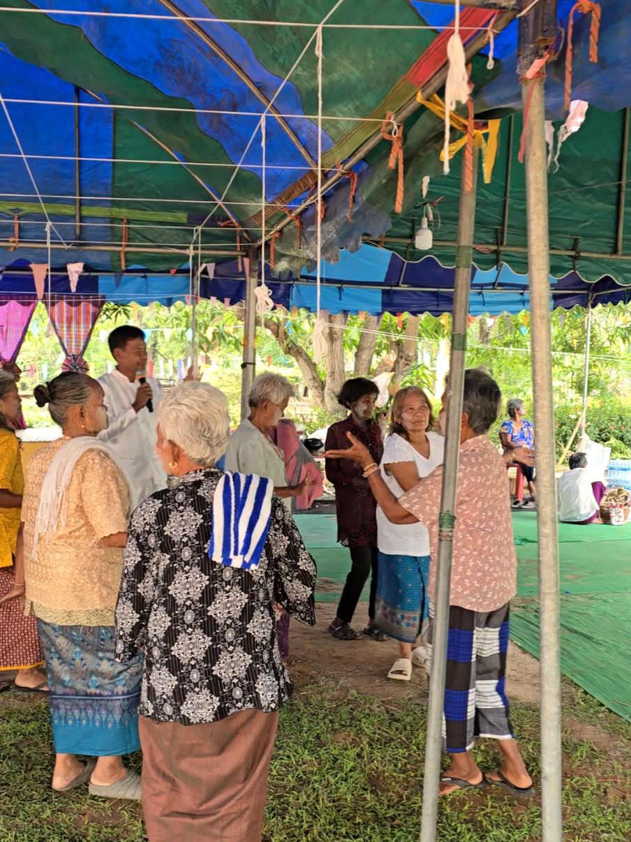 ผู้สูงอายุ รำกันตรึมโบราณ ในวันสงกรานต์ บ้านโคกปราสาท ตาพระยา #กันตรึมโบราณ #มะม้วต #กันตรึมอีสานใต้ #เทรนด์วันนี้້ 
