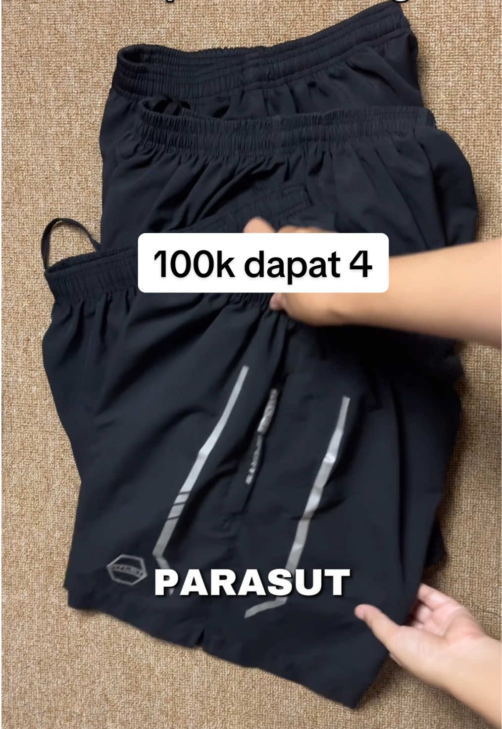 Celana pendek olahraga bahan parasut elastis diskon hingga 50% #celanapendekrunning #celanapendekolahraga #celanaolahragarunning #celanaolahraga #rekomendasicelanapendek 
