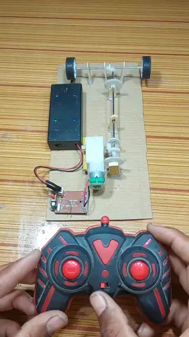 How to make a rc control dc Gire moter  system  toy project Rotating forward and backward through a pulley #shorts #foryou #toys #project #reels 