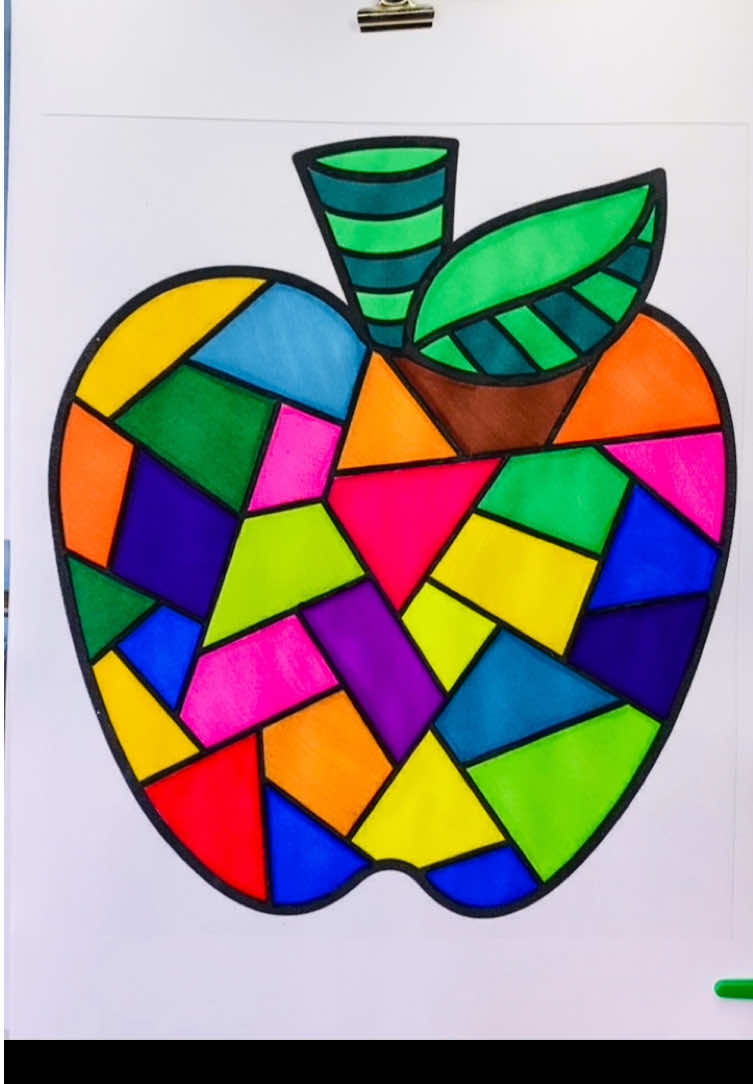 Colorindo maçã 🍎🍎🍏🍏… #fyp #colorindo #foryoupag #coloringbook #satisfyingvideos #asmr #colors #apple #fruit #fruta 