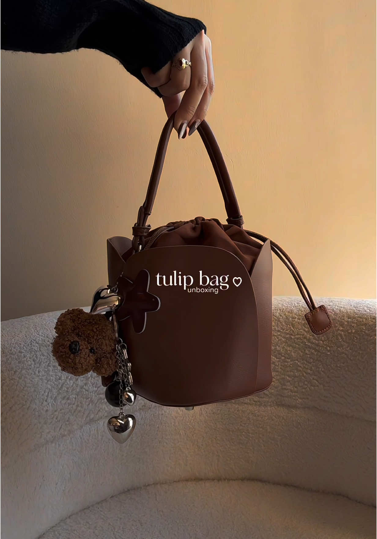 2-way tulip bag from @AGE FREE.ph 🌷💫 #bag #minibag #bucketbag #shoulderbag #slingbag #bagforwomen #everydaybag #fyp #trending #viral 