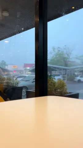 ฝนก็ตกจังเลย🥶#พิกัดลับกรุงเทพ #นวมินทร์ #สตอรี่ความรู้สึก #ฟืดๆๆ 