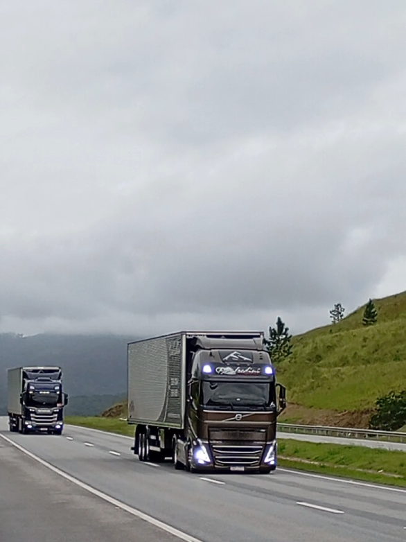 MONFREDINI  #CAMINHAO #caminhaoqualificado #caminhaopaixao #scania #VOLVO #carreta #baustelle #flogueiros #gbn13am #GFN# #galera #galeraqueacelera #gam