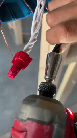 Being an electrician is a good choice.#electrician #sparky #wiring #electriciansoftiktok #electricianlife #sparkylife #americanelectrician 