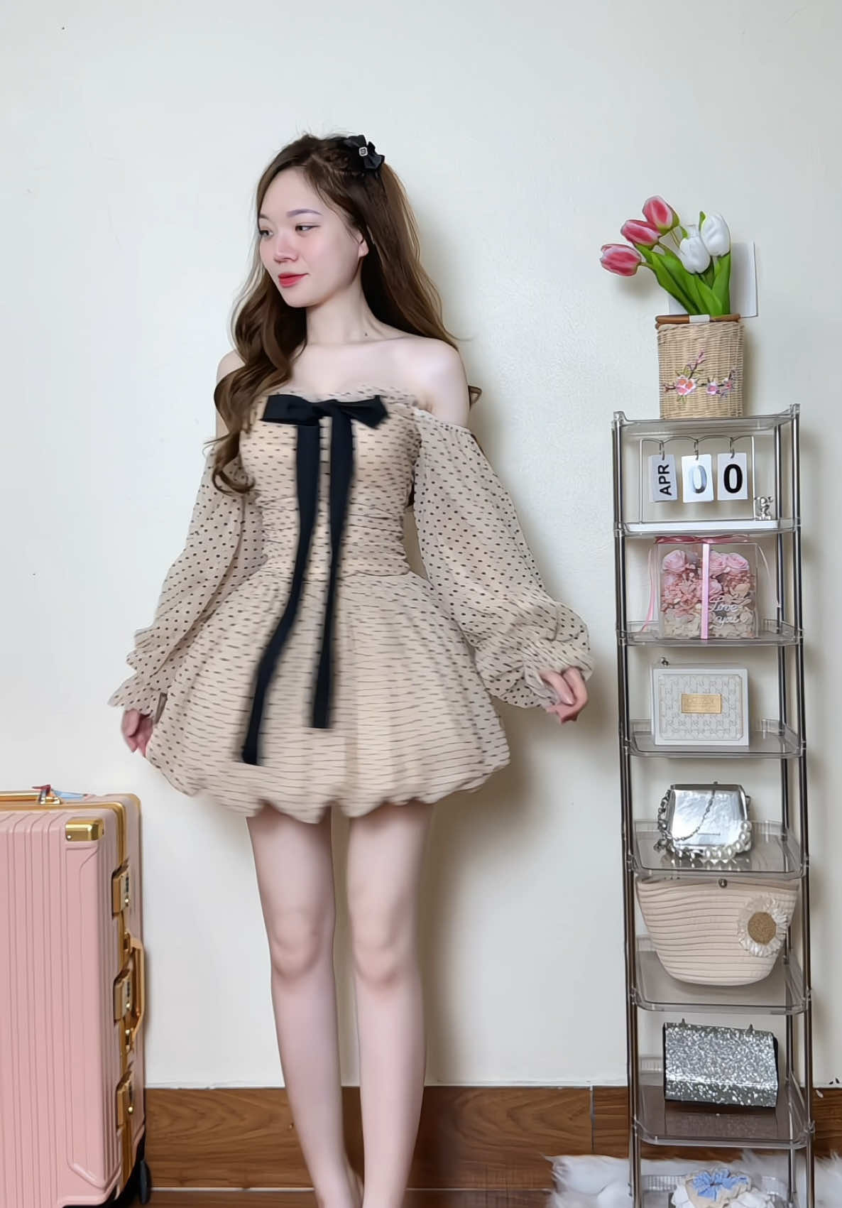 Tiểu thư ghê luôn ❤️ vừa giấu được bắp tay to vừa hack eo