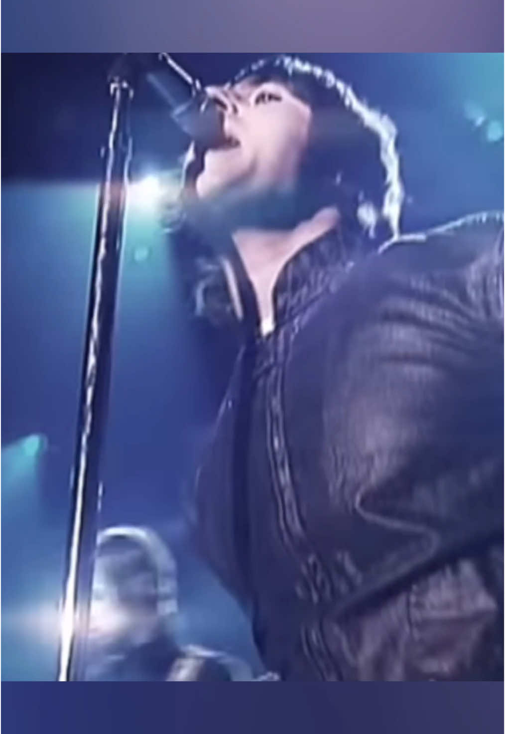 “And I get so high I just can't feel it…” ‘The Hindu Times’ is 23 💥 #oasis #liamgallagher #noelgallagher #00smusic #livemusic 