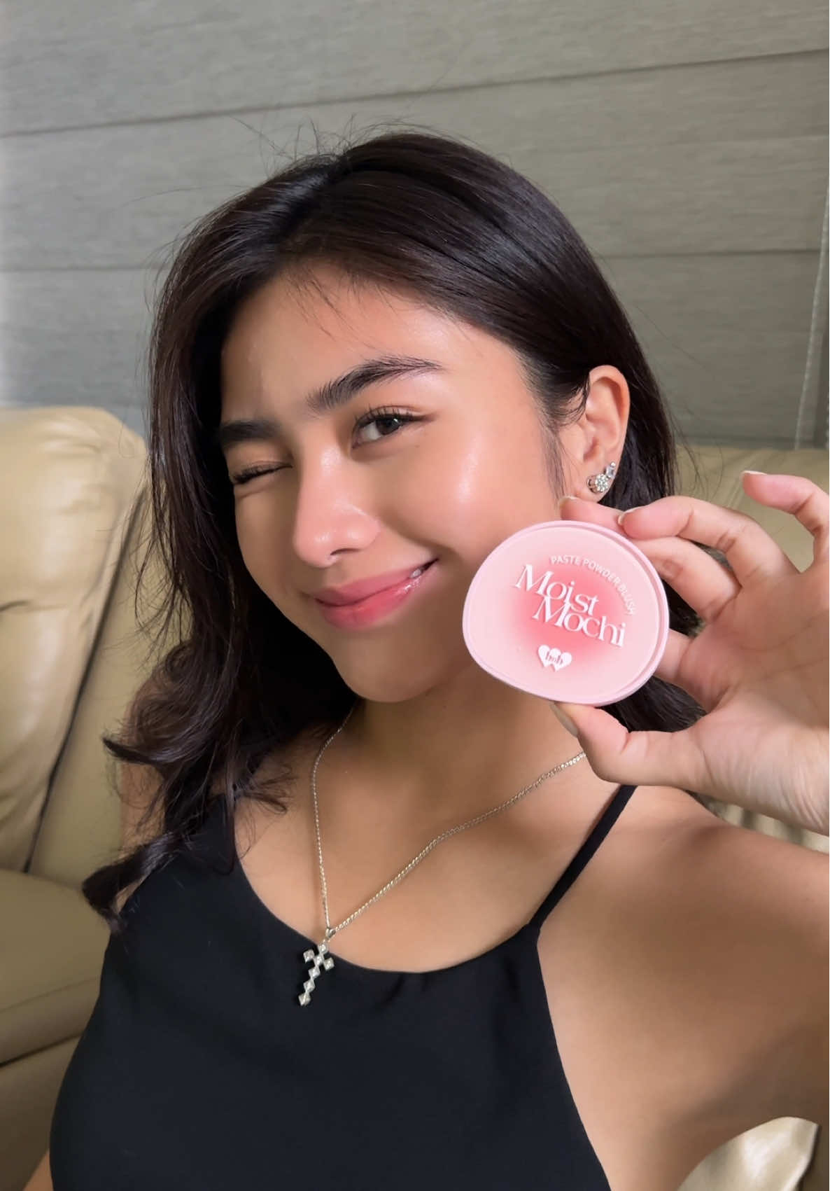 Obsessed with this new barenbliss Mochi Blush shade (B12: Fig Delight) — it’s so soft and glowy, gives the prettiest natural flush!💕✨ #barenblissph #kbeauty  @barenbliss_ph 