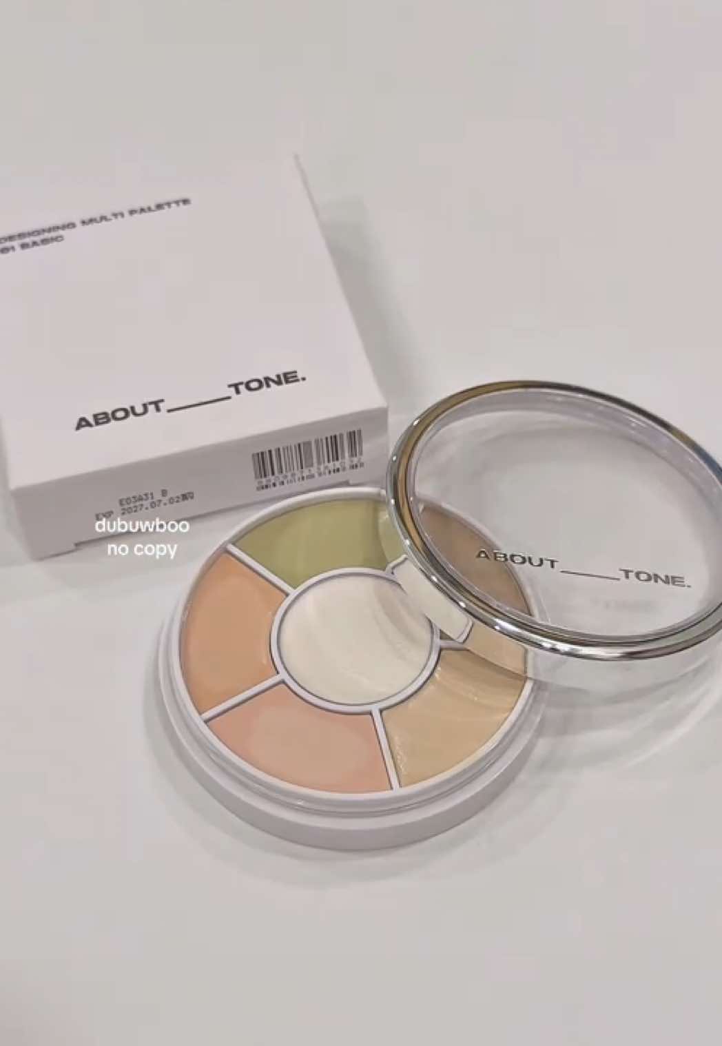 Ê nha, ê nha. Cái chất nó mướt lắm mí bà. Sau khi set lại thì nó sẽ kiểu semi matte. Với cái màu của nó trung tính á. K bị vàng quá nên tui thấy dễ xài dễ phối #dbwbrv #abouttone #aboutonevn #multipalette #concealer 