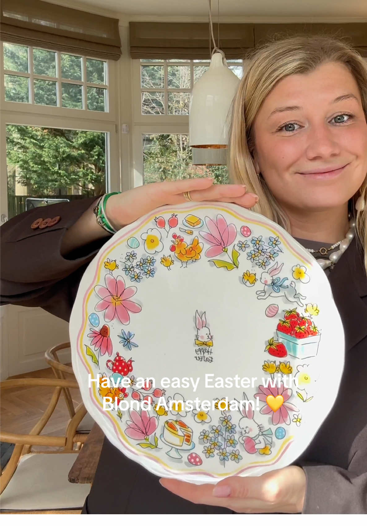 Don’t be a slow bunny. Als je vóór vrijdag bestelt, liggen jouw Blond-favorieten nog op tijd op tafel. Want een Pasen zonder Blond? Ei-genlijk kunnen we dat ons niet voorstellen...🐣🐰💛

#blondamsterdam #blondmoment #pasen #easter #paastafel #spring #tafelstyling #easterinspo 