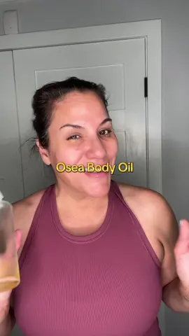 Osea body oil kept my skin hydrated all fall and winter! Now my skin is ready for summer! @OSEA Malibu #oseamalibu #bodyoil #dryskin #dryhands #dryfeet #undariaalgaebodyoil #bodyglow #skinglow