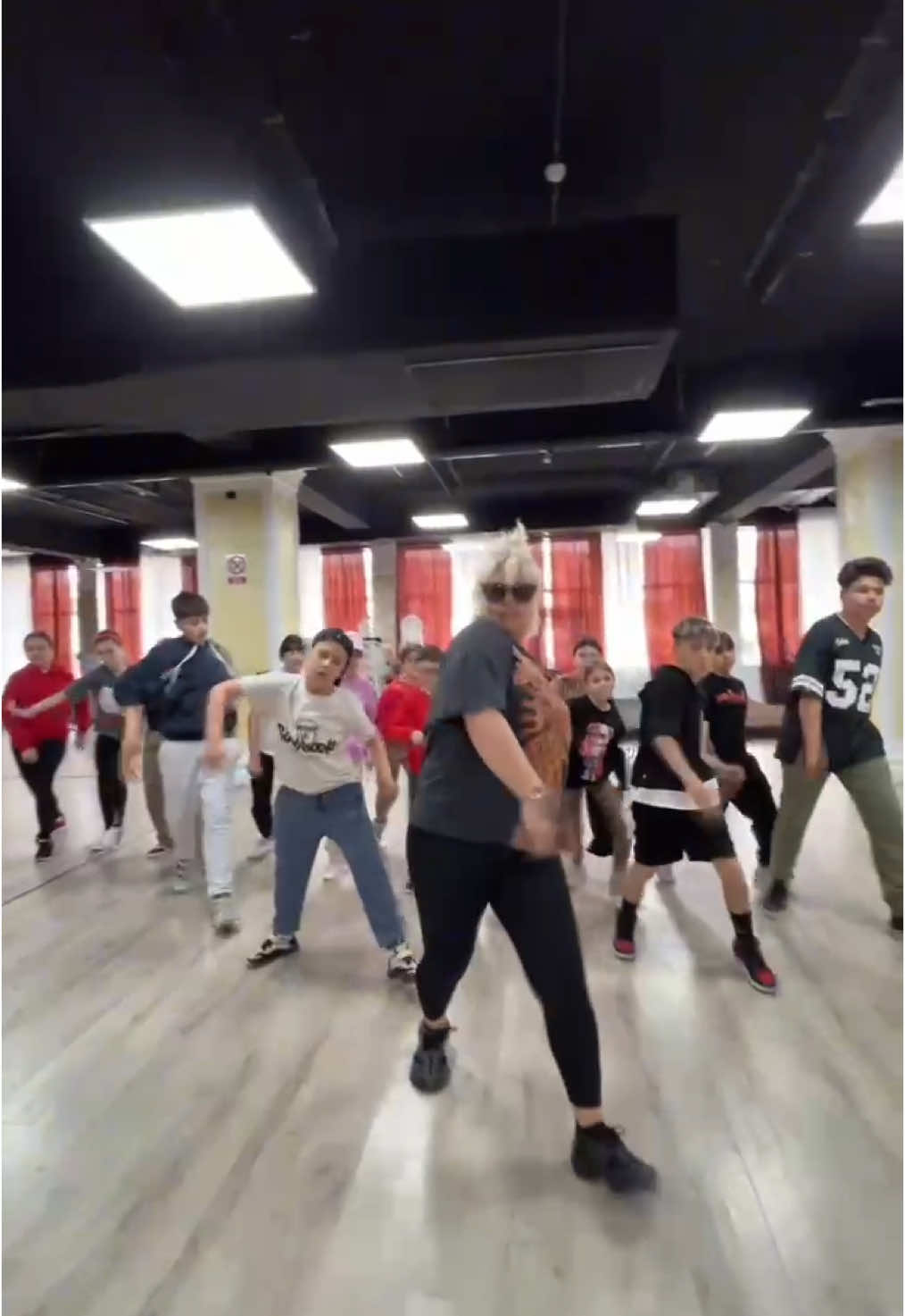 #pinky #dancer #dancestudio #kendricklamar 