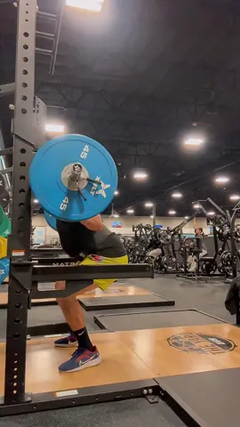 Making progress. Still pushing and getting stronger. The strongest I’ve ever been honestly. #gym #GymTok #workout #eosfitness #jurupavalley #riverside #djmozo #djlife #progress #gymmotivation #GymLife #fatboy #eosjurupavalley 