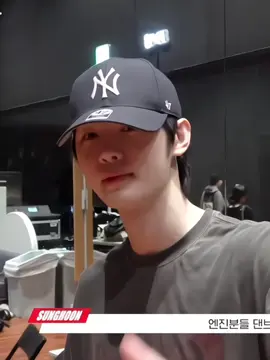 sunghoon dengan topinya🧢 #sunghoon 