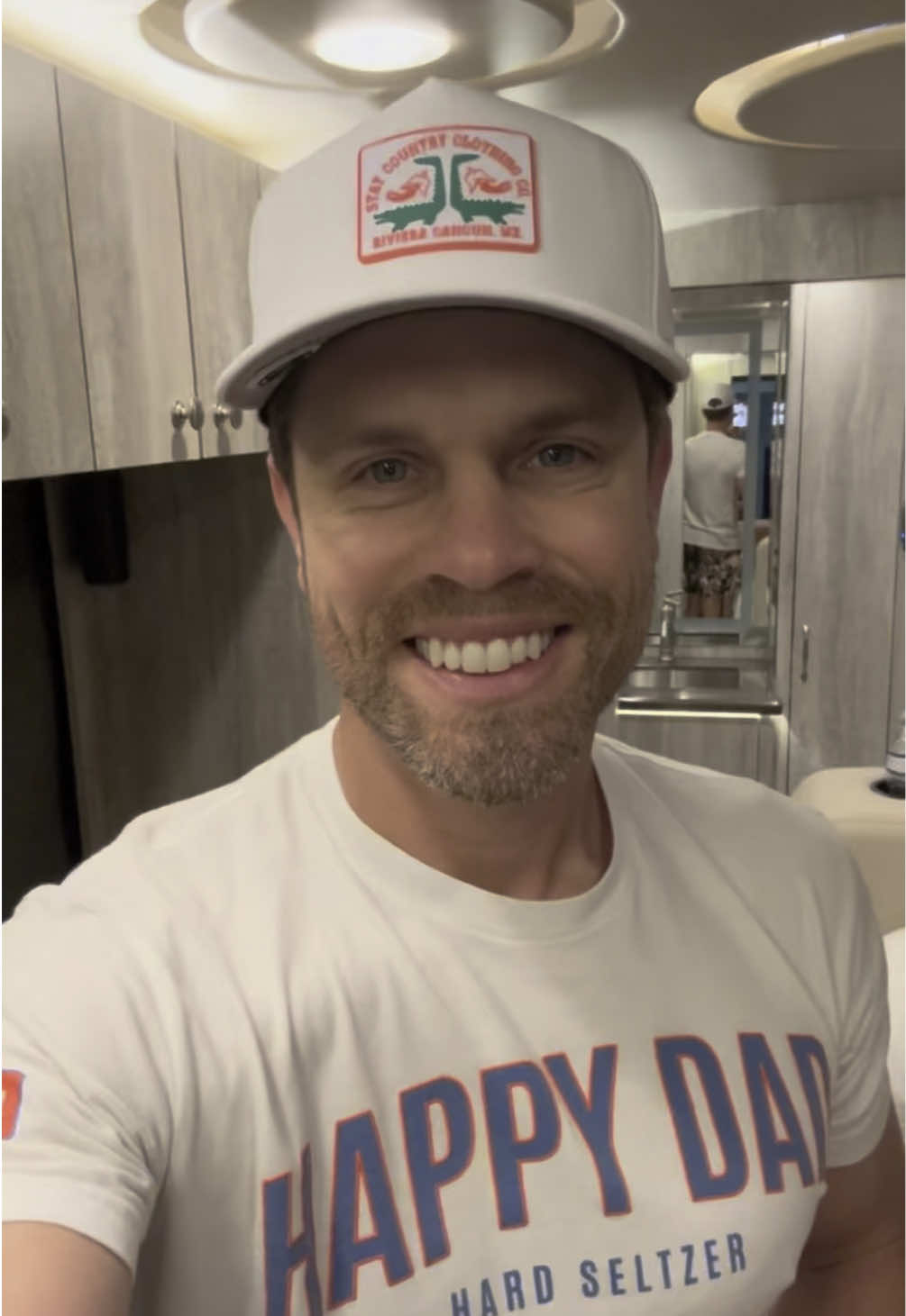 Monumental show = special merch alert ‼️🚨🚨  #dustinlynch #countrymusic #redrocks 