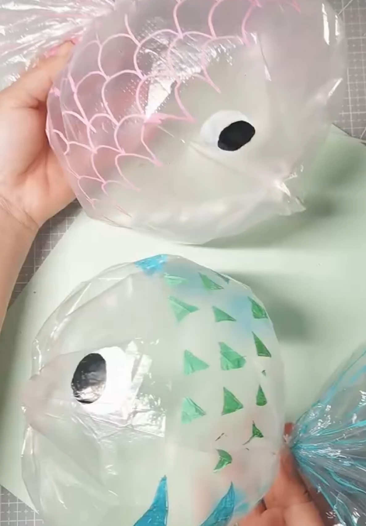 A fresh-keeping bag and a fish, graffiti at will is simple and fun #kindergarten handmade #parent-child handmade #creative handmade #handmade diy #KidsActivities #CreativeKids #FunWithKids #ArtsAndCrafts #CraftingWithKids #KidFriendly #Upcycle #HomemadeCrafts #ParentingTips #FamilyFun #InstaDIY #KidsCrafts #ArtForKids #KidsArt #ArtWithKids #CreativeArt #KidsImagination #KidsCreativity #STEMActivities #ArtEducation #MomLife #CraftsForKids #KidsFun #KidsArtProjects #PlayfulLearning #CreativeParenting #artdaily #DIY911  