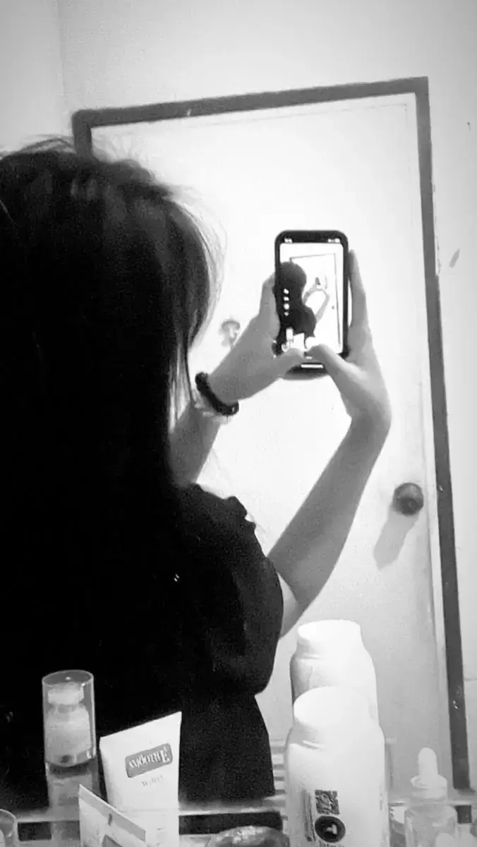 i don't know what to post sorry #fyp #mirror #fotopin #pin #cewekcantik #girl #trending #girls #photo 