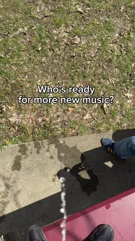 PRESAVE BAD APPLE! LINK IN BIO❤️🍎 #music #singing #vocals #newmusic #addiction #recovery #MentalHealth #singersongwriter #fypシ #country 