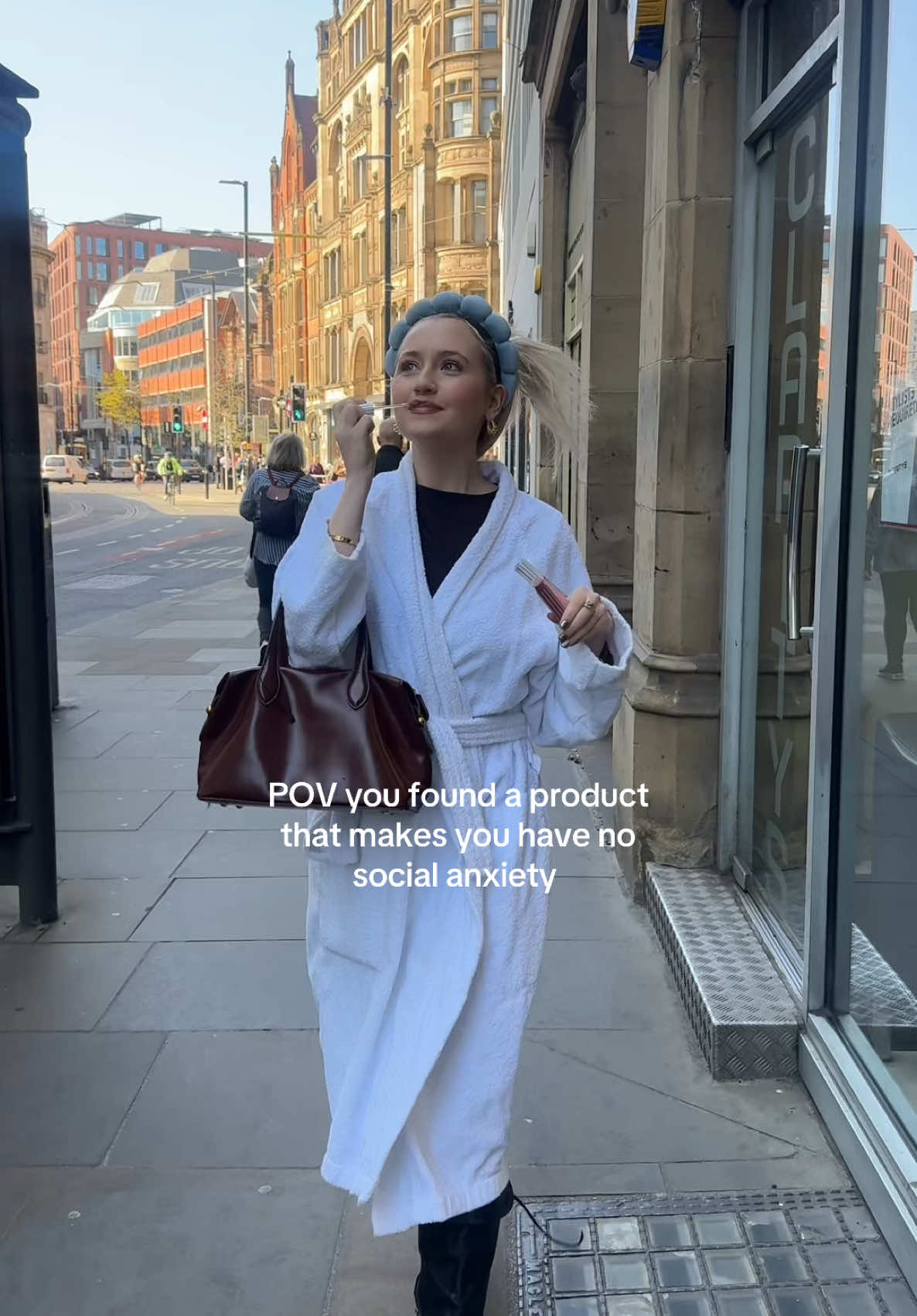 ad | A product that makes you feel like the main character? MAC Lipglass Air? Yes please @Boots UK !!  #MACpartner #BootsUK #maclipglassair 