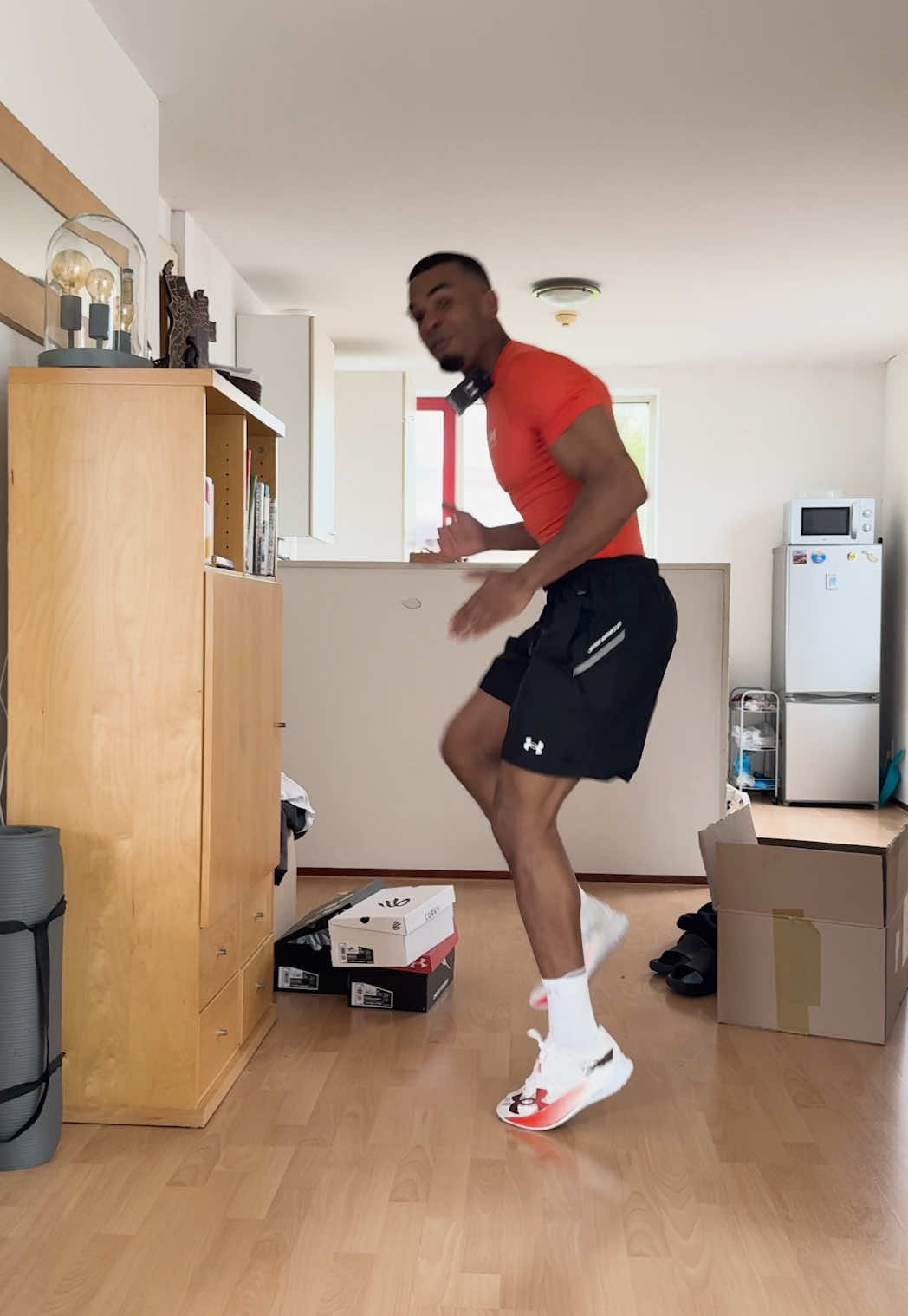 Welke outfit vind jij het tofst? #underarmour #fyp #unboxing #themarathon 