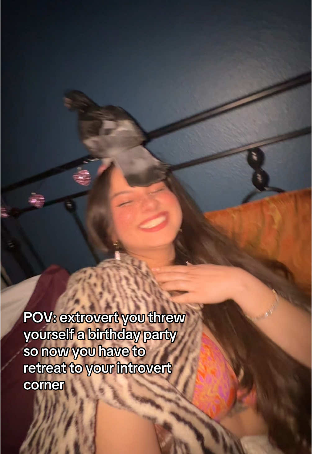 This nugget on my head is my pigeon Steve 🐦 The other mother gave him to me !!! #introvertcorner #coraline #pigeon @anya @andrew @theyellowbired @Dani 