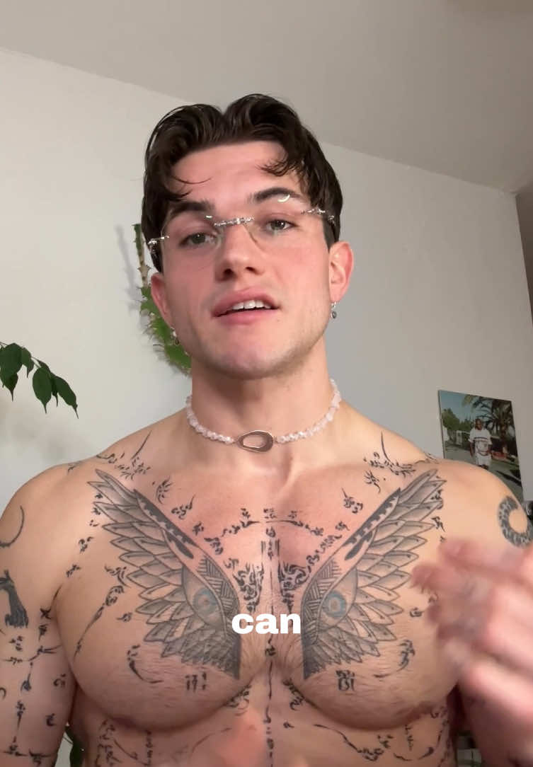 Silly vid, solid chest 