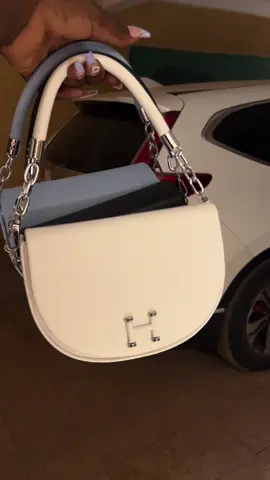 Sac à main tendance 😻😻😻❤️🥰 #sac #sacdequalité #sacdesortie #sacamains #visibilité 