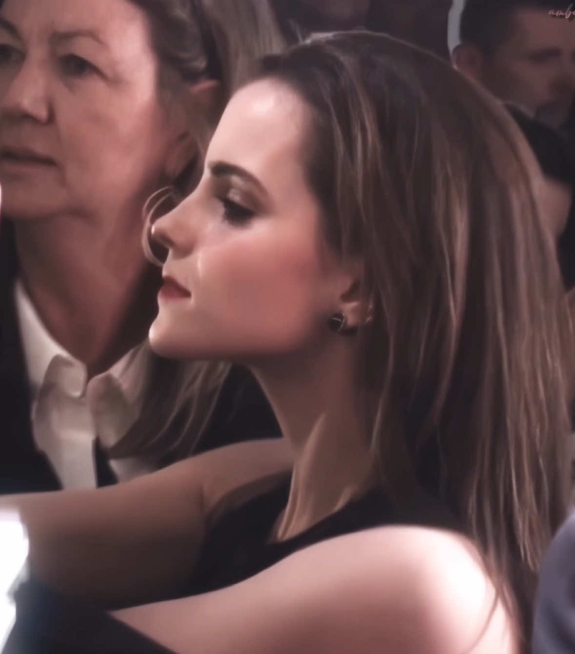 happy birthday emma! we miss you || ac: @𝓪𝓶𝓫𝓮𝓻 ♫ cc: mine (payhip in linktree) || #emmawatson #tomhiddleston #gqwomanoftheyear #track10 #charlixcx #trending #hermionegranger #harrypotter #viral #fyp #hp #edits #emmawatsonedit #ae #ambered1ts 